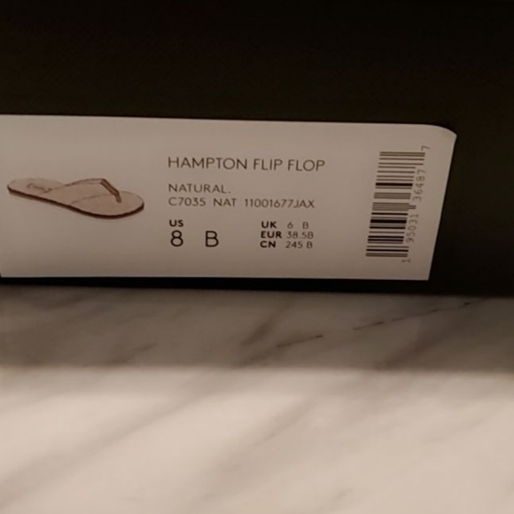 Size 8 Coach Slides - Picture 4 of 4